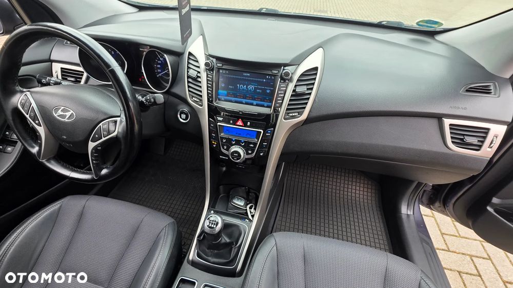 Hyundai i30 blue 1.6 CRDi Premium - 35