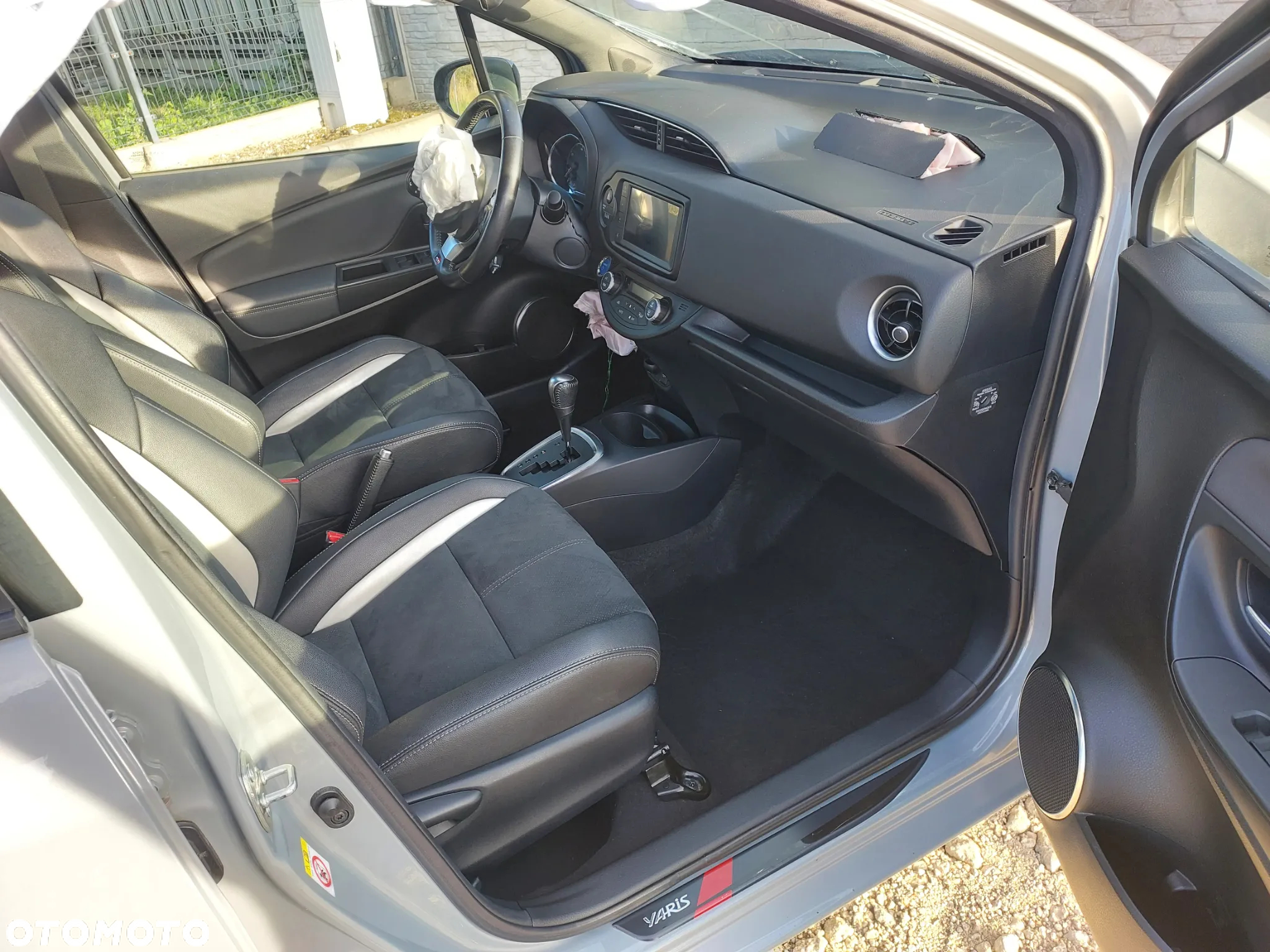 Toyota Yaris Hybrid 1.5 VVT-i GR Sport - 8