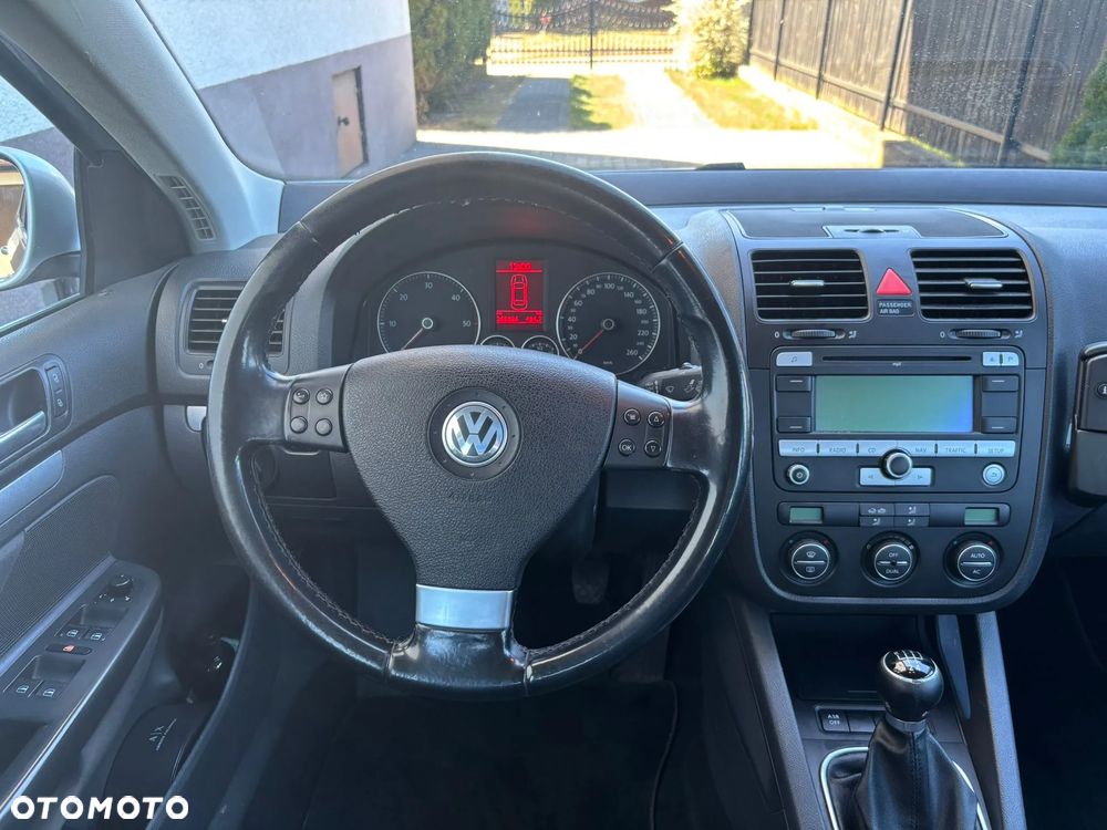 Volkswagen Jetta 1.9 TDI Comfortline - 9