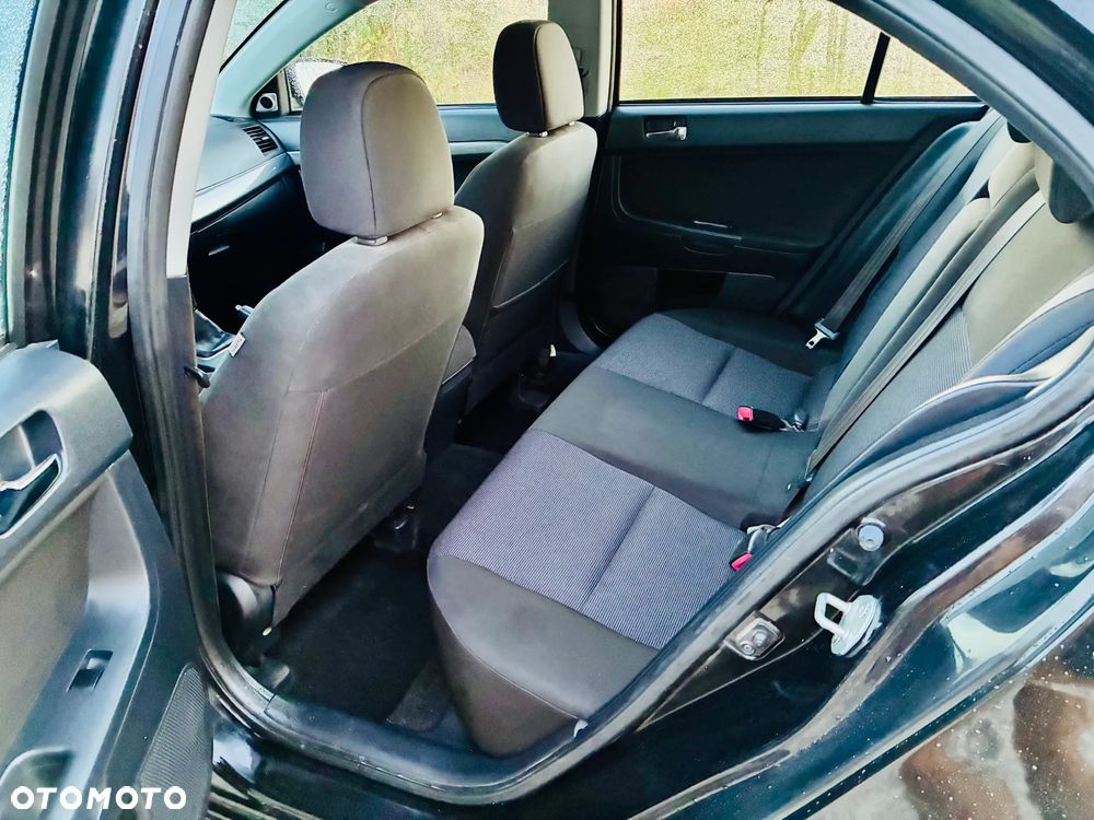 Mitsubishi Lancer 1.8 Intense - 10