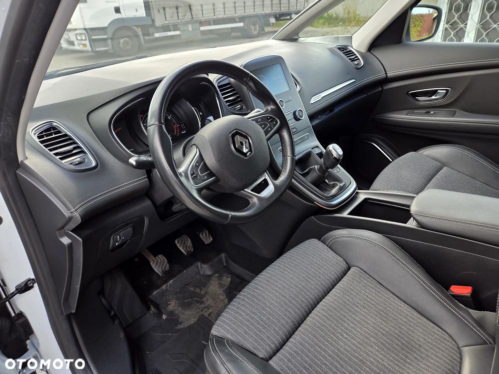 Renault Grand Scenic ENERGY TCe 140 BOSE EDITION - 13