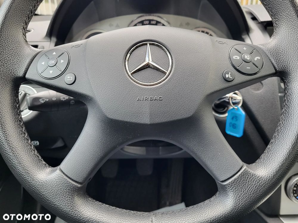 Mercedes-Benz Klasa C 180 K BlueEff Avantgarde - 16