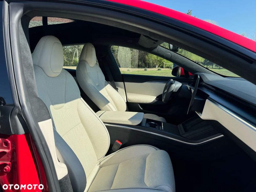 Tesla Model S Plaid - 28