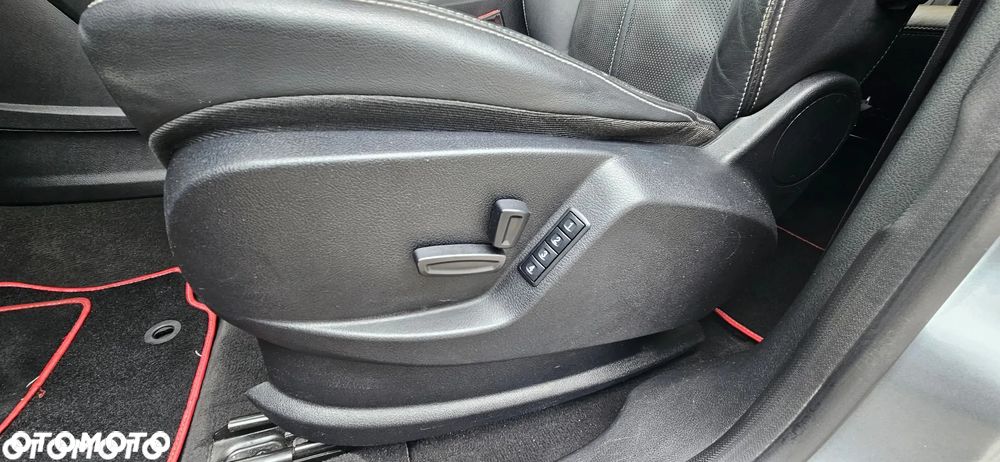 Ford S-Max - 17