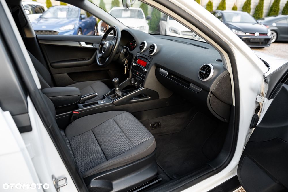 Audi A3 Sportback 1.6 Ambition - 22