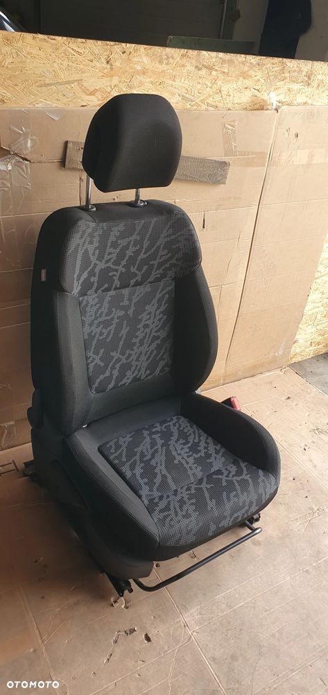 Fotel pasażera prawy przód przedni Peugeot 3008 - 4