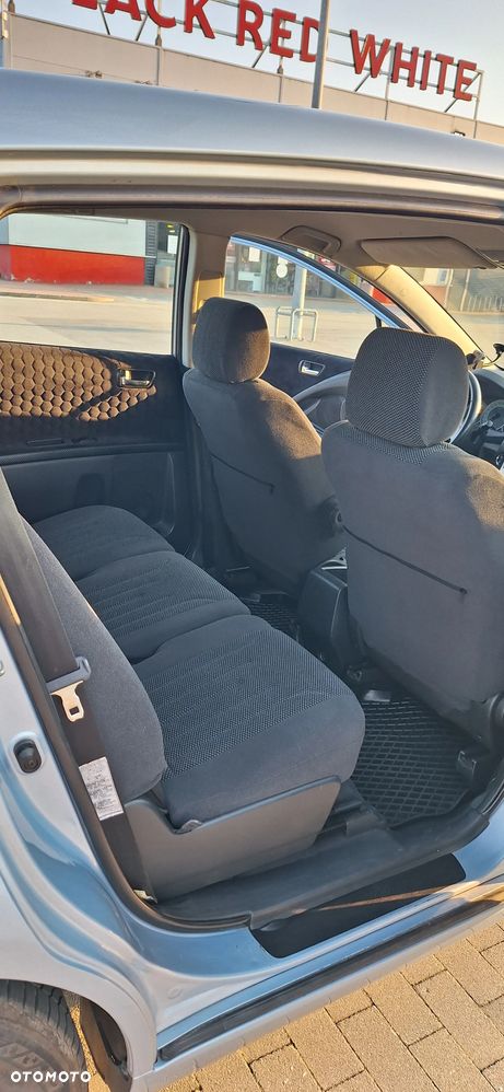 Toyota Corolla Verso 1.8 Sol 7os - 25