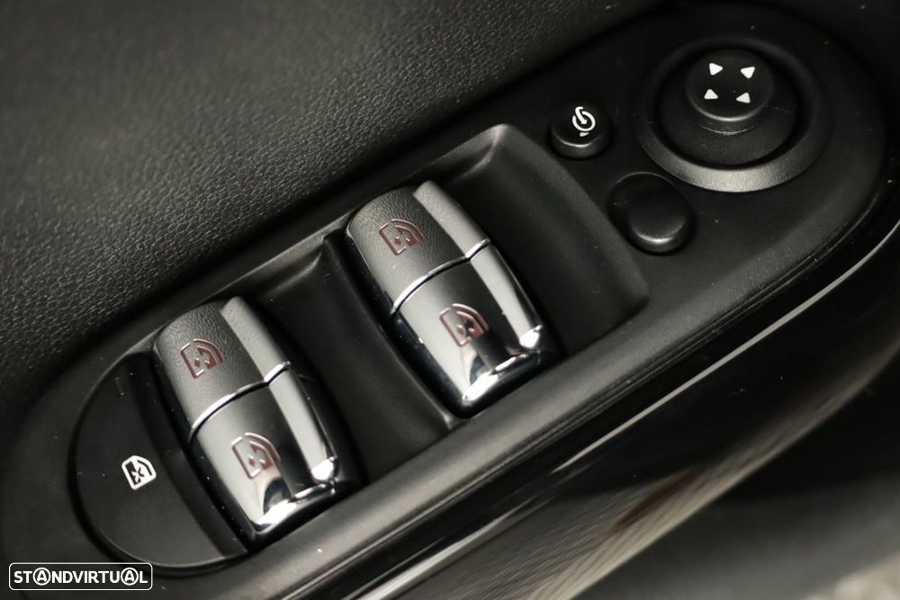 MINI 5 Portas Cooper Premium Classic Auto - 18