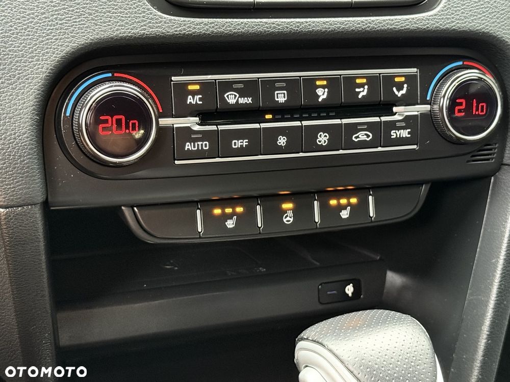 Kia ProCeed 1.5 T-GDI DCT7 OPF GT LINE - 24