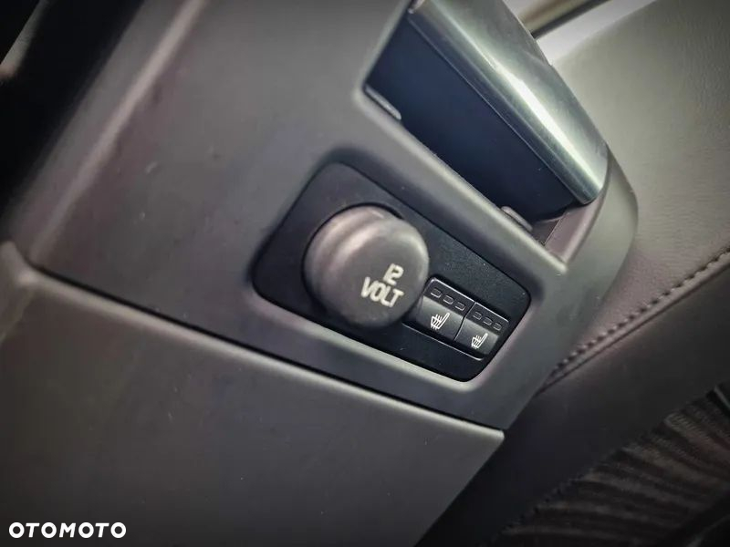 Volvo XC 70 - 36