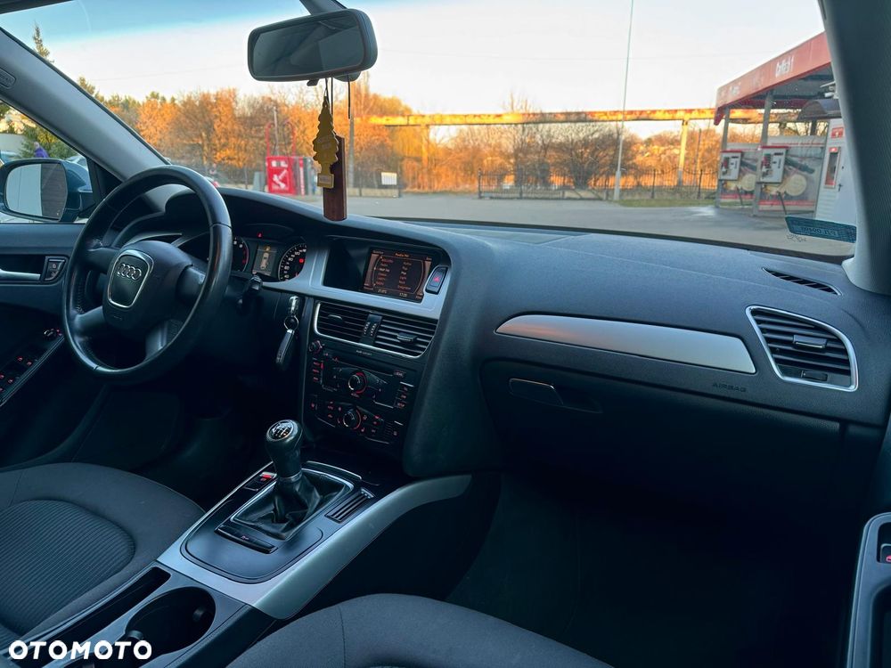 Audi A4 Avant - 10