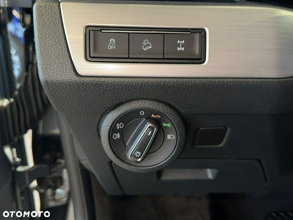 Volkswagen Multivan - 30