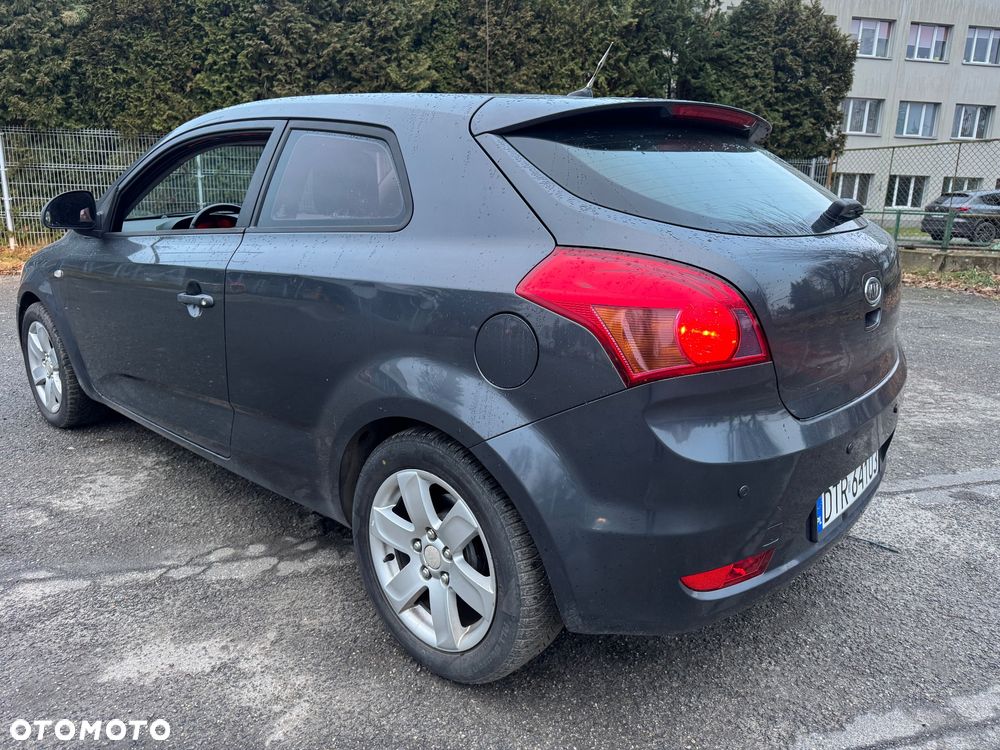 Kia ProCeed 1.4 CVVT Dream-Team Edition - 4