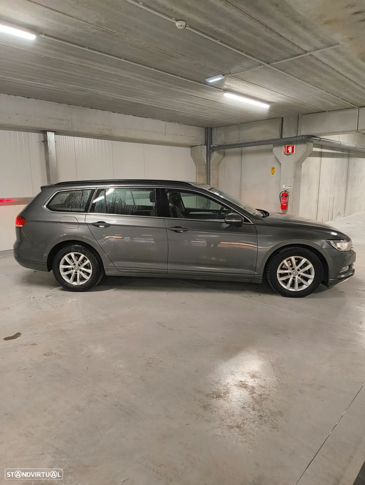 VW Passat Variant 1.6 TDI BlueMotion - 14