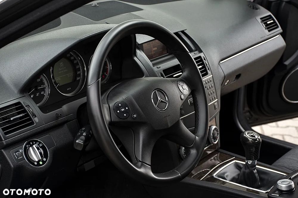 Mercedes-Benz Klasa C 180 Kompressor Elegance - 38