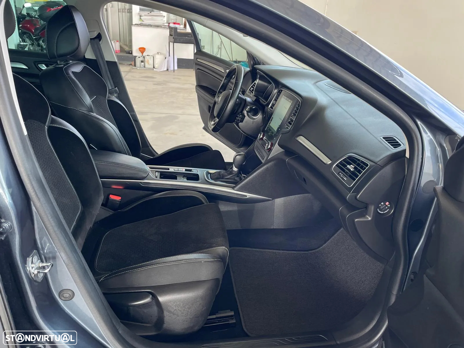 Renault Mégane 1.5 Blue dCi Intens EDC - 32