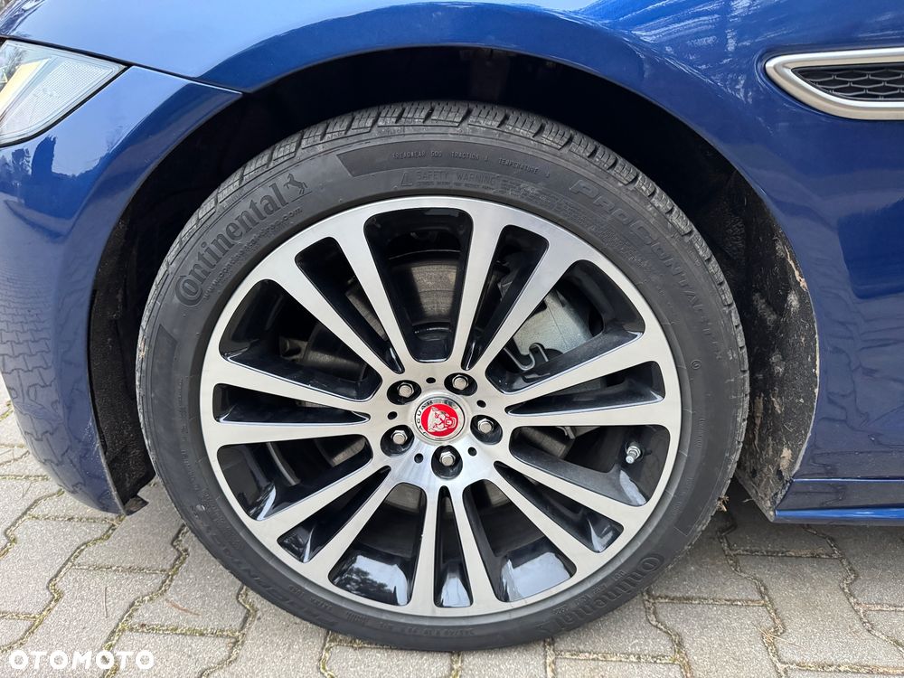 Jaguar XF P300 AWD R-Dynamic S - 36
