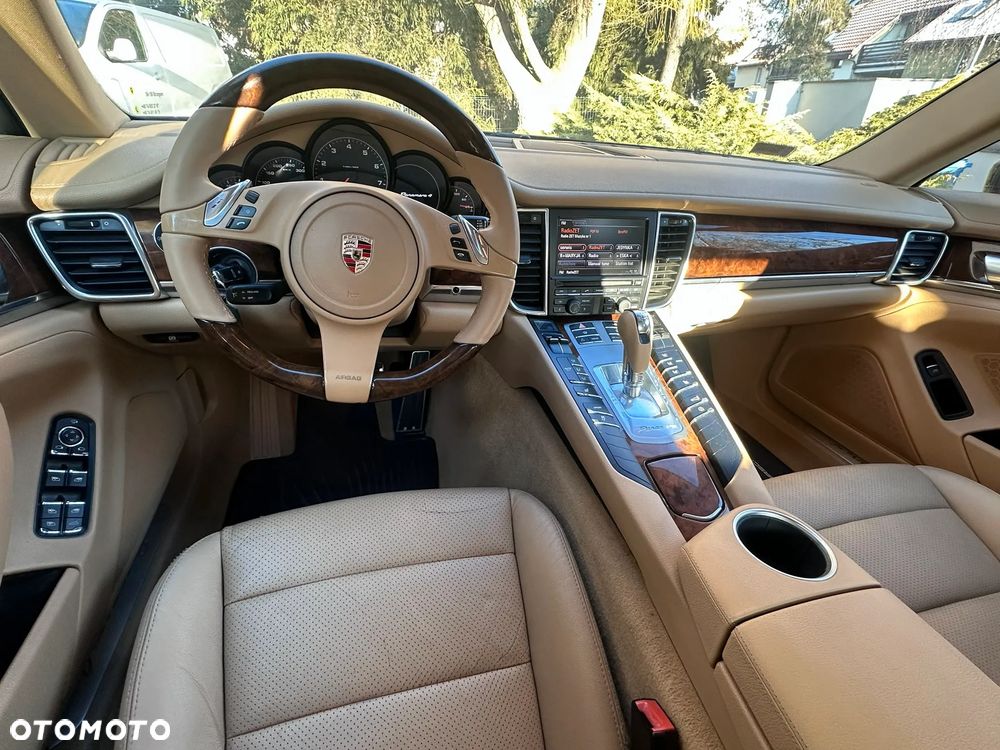 Porsche Panamera 4 - 20