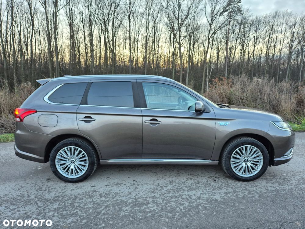 Mitsubishi Outlander - 7