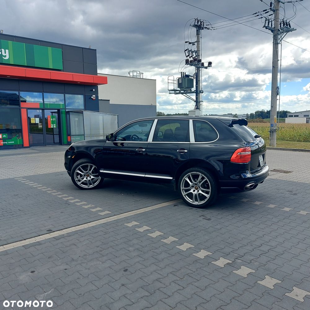 Porsche Cayenne - 2