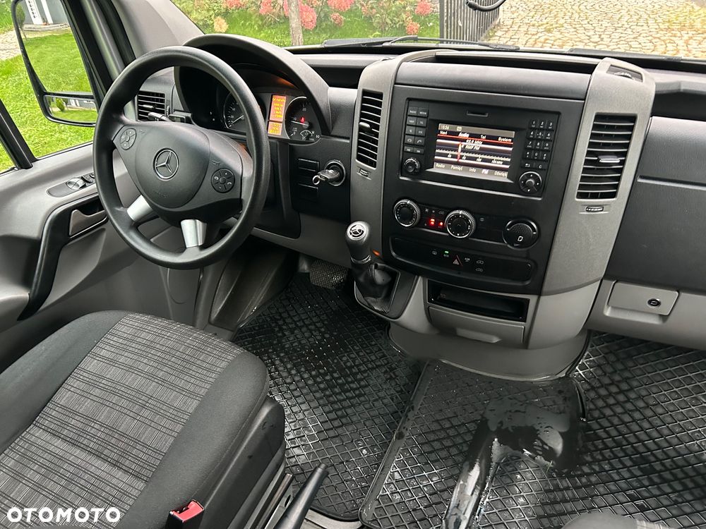 Mercedes-Benz Sprinter - 15