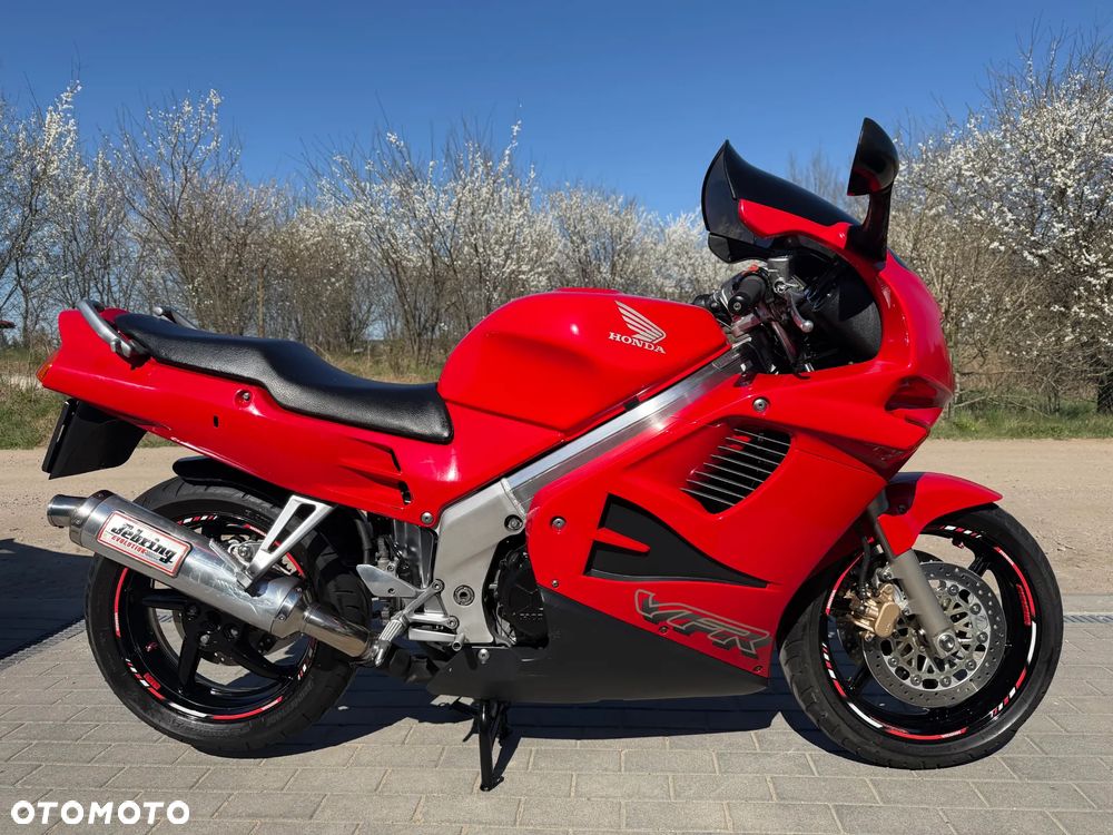 Honda VFR - 2