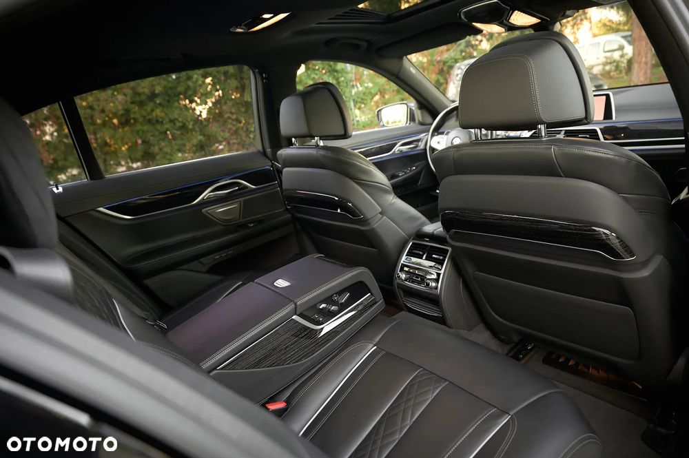 BMW Seria 7 - 8