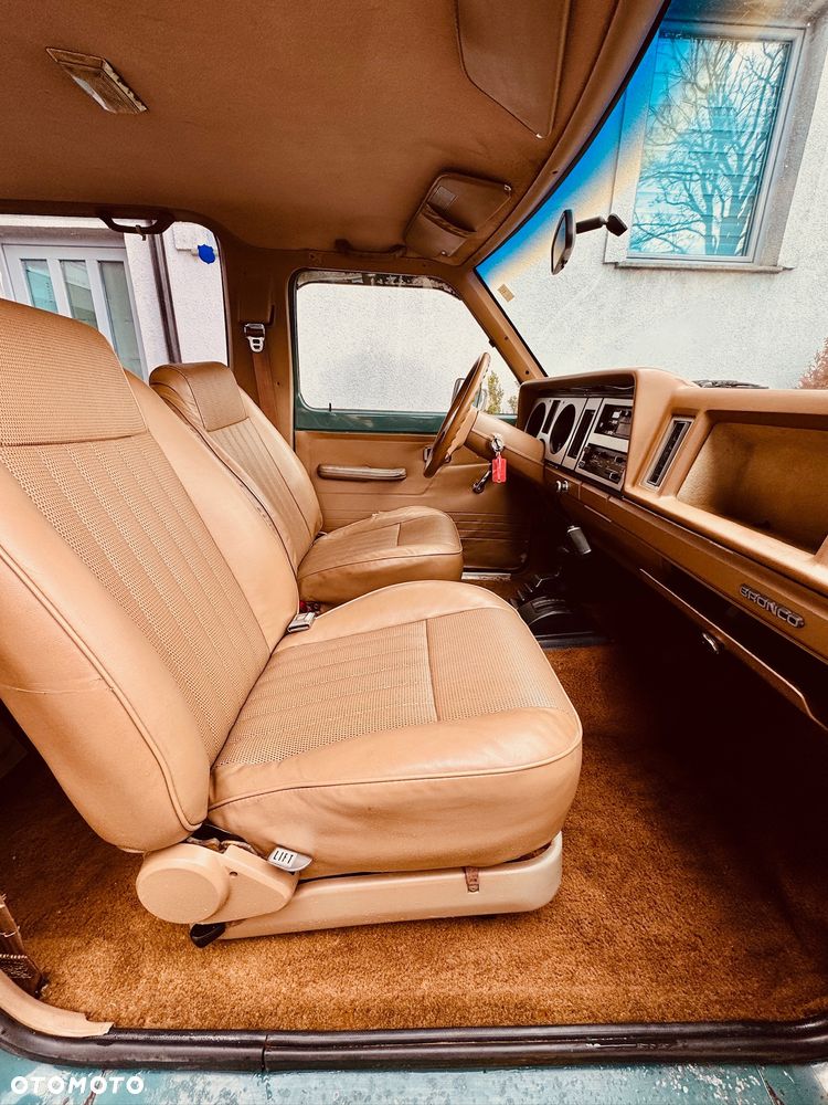 Ford Bronco - 9