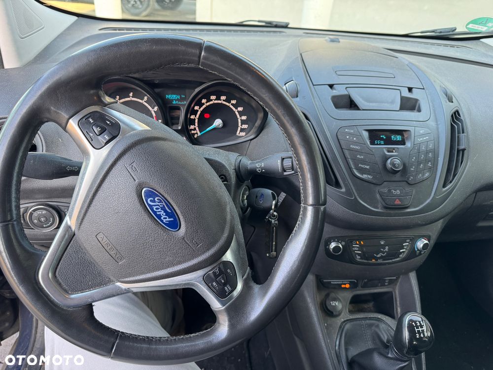 Ford Tourneo Courier 1.0 EcoBoost S&S Titanium - 12