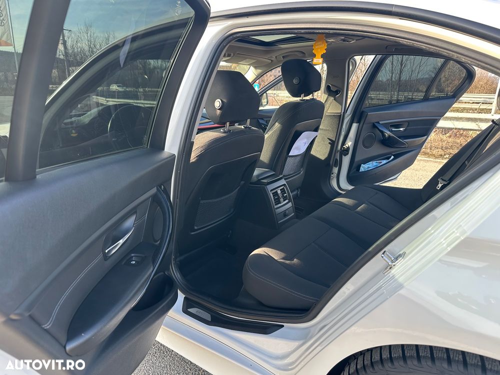 BMW Seria 3 320d - 5