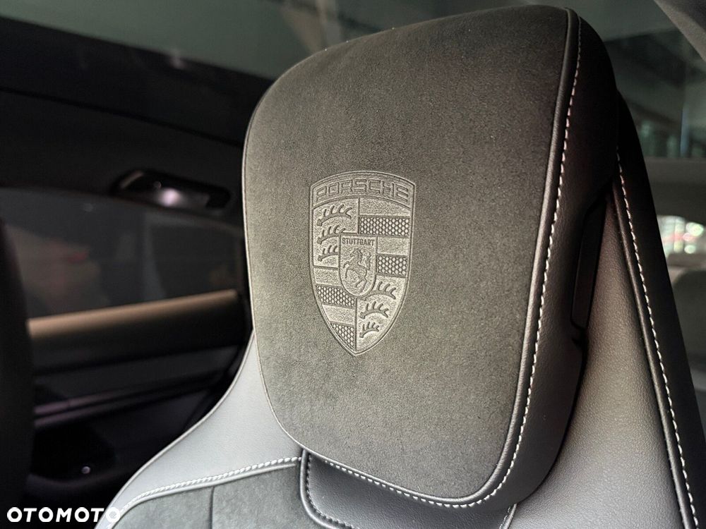 Porsche Taycan - 13