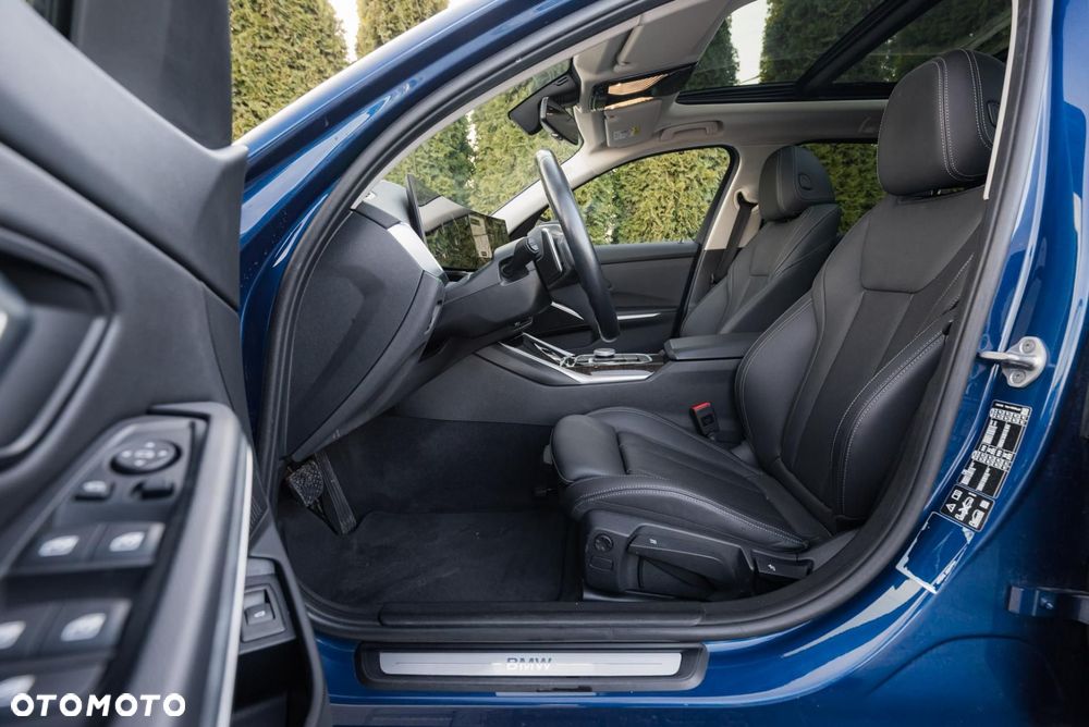 BMW Seria 3 320d xDrive - 14