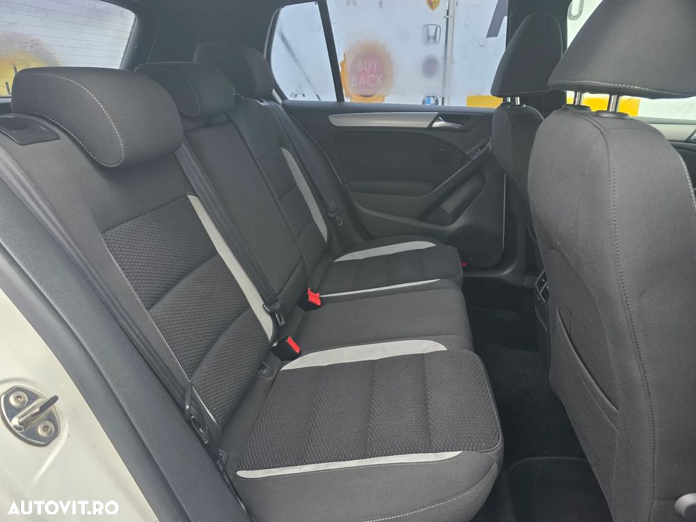 Volkswagen Golf 1.6 TDI DPF BlueMotion - 9