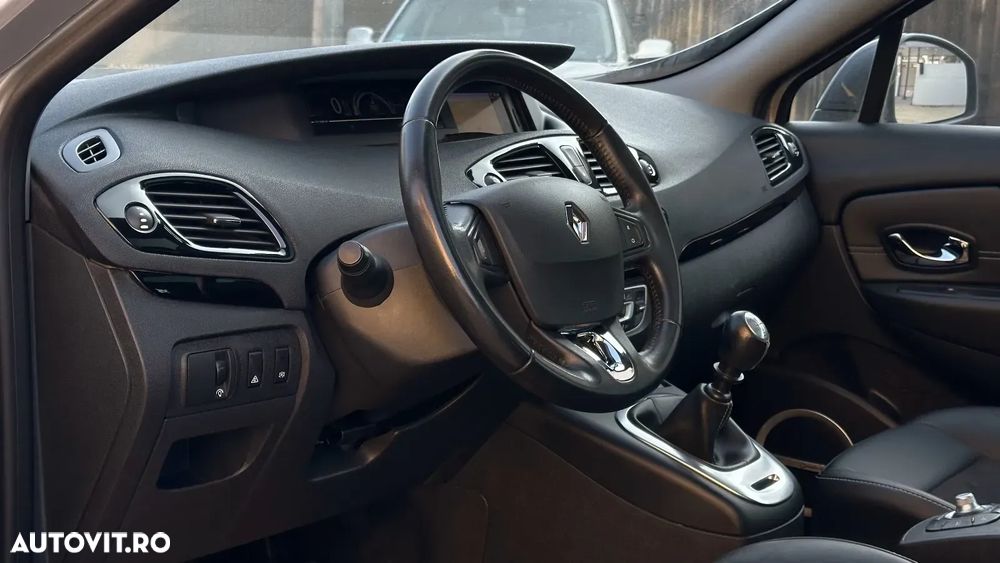 Renault Grand Scenic ENERGY dCi 130 Start & Stop Bose Edition - 26