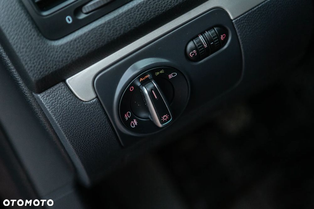 Volkswagen Golf - 36