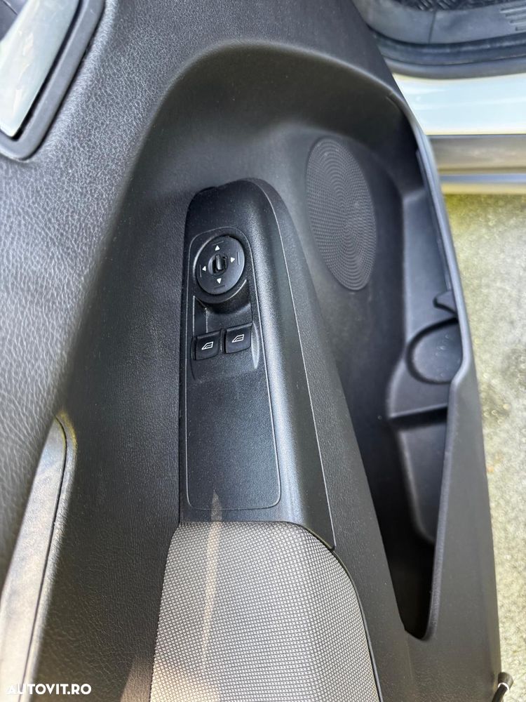 Ford Tourneo Courier 1.0 EcoBoost Trend - 11