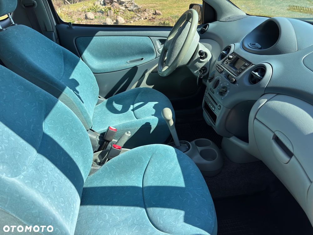 Toyota Yaris - 15