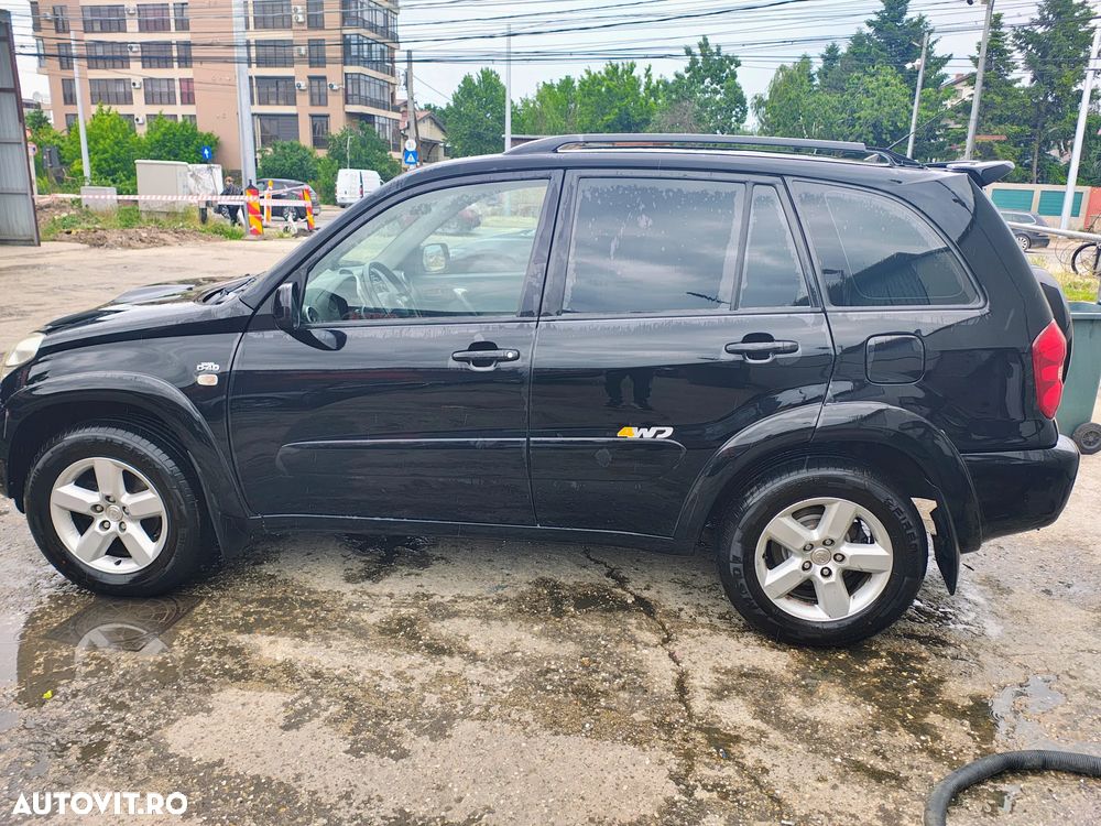 Toyota RAV4 D-4D 4x4 - 6