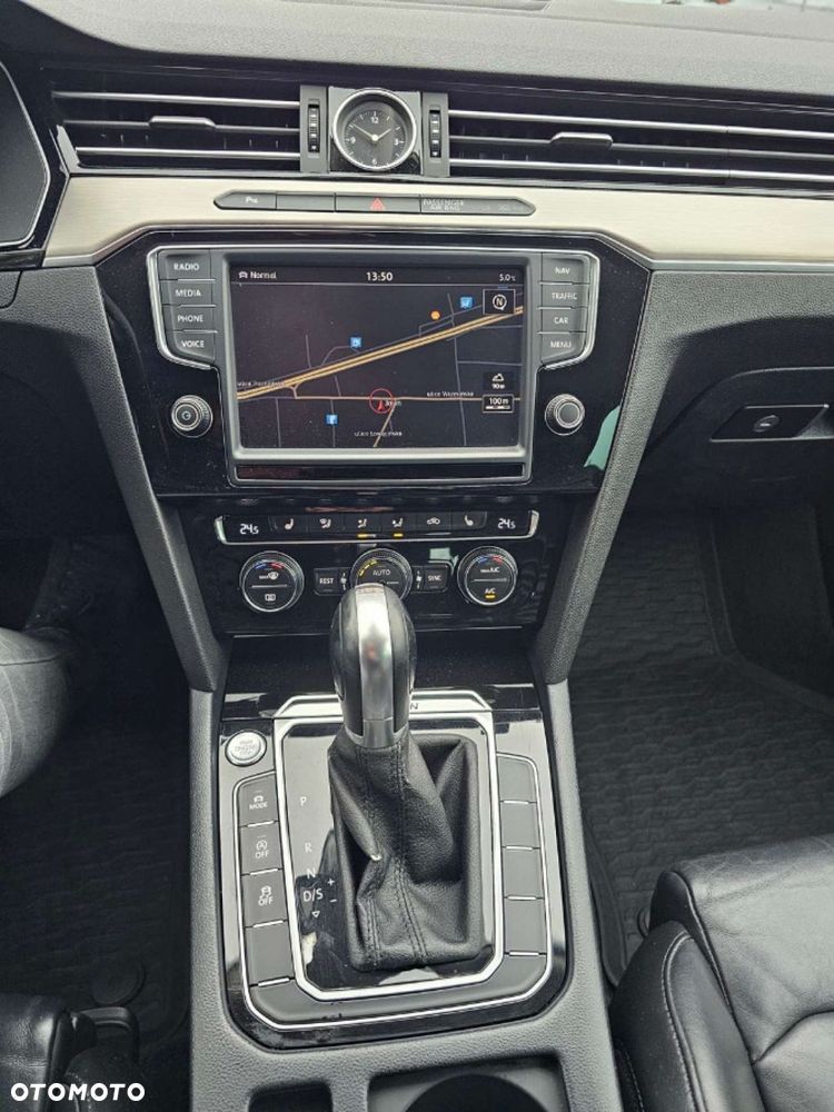 Volkswagen Passat - 24