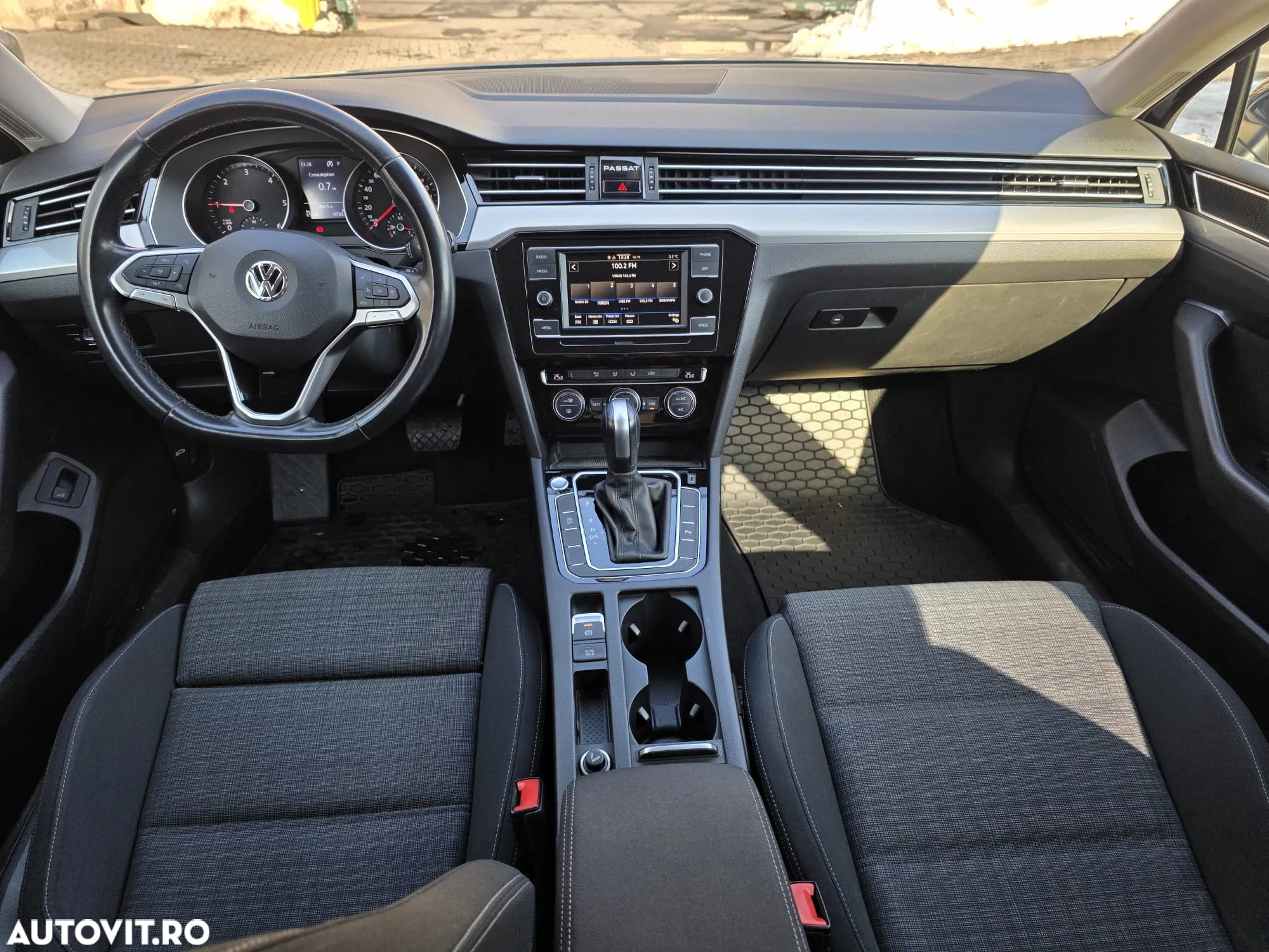 Volkswagen Passat - 8