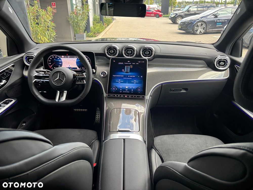 Mercedes-Benz GLC - 25