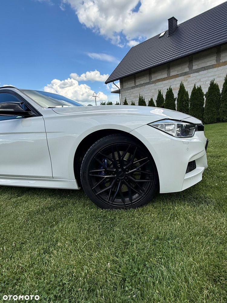 BMW Seria 3 328i Sport Line - 15