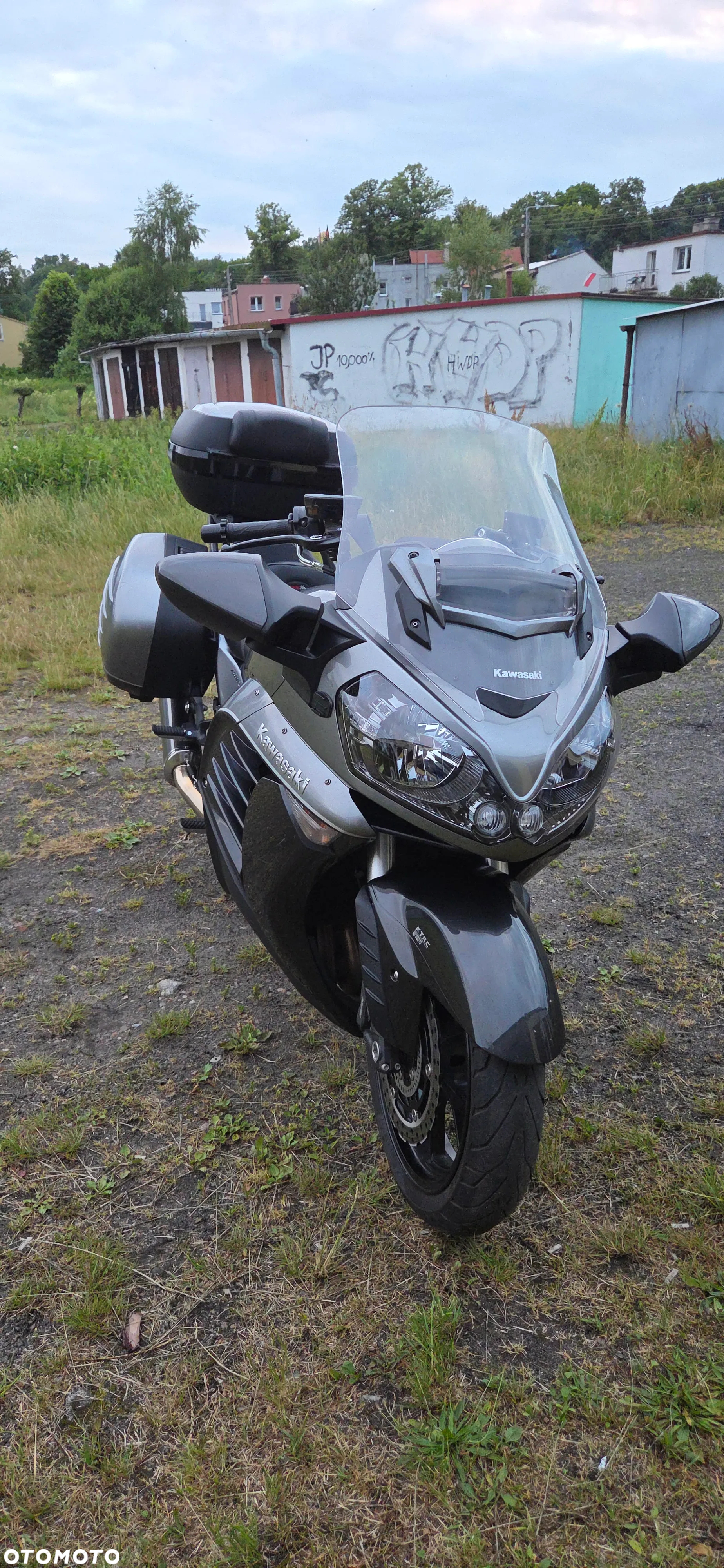 Kawasaki GTR - 3