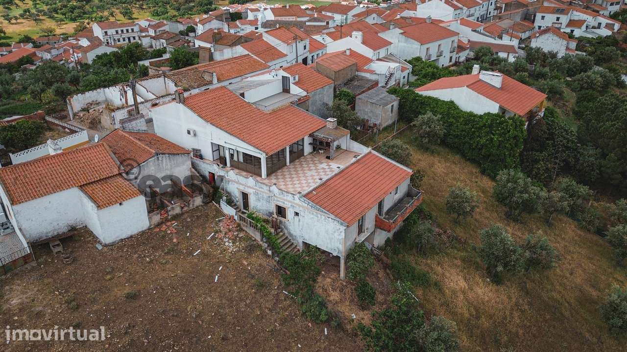 Moradia T3 e Terreno Rústico nas proximidades de Évora - Grande imagem: 3/23