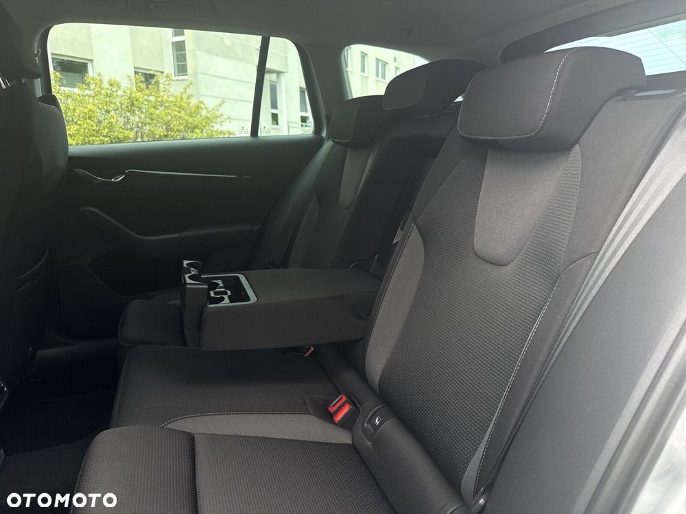 Skoda Octavia 2.0 TDI Ambition DSG - 34