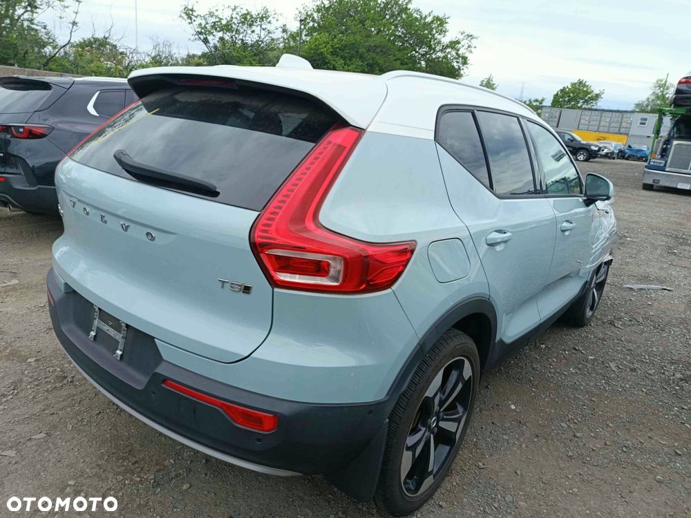 Volvo XC 40 T5 AWD Geartronic Momentum - 3