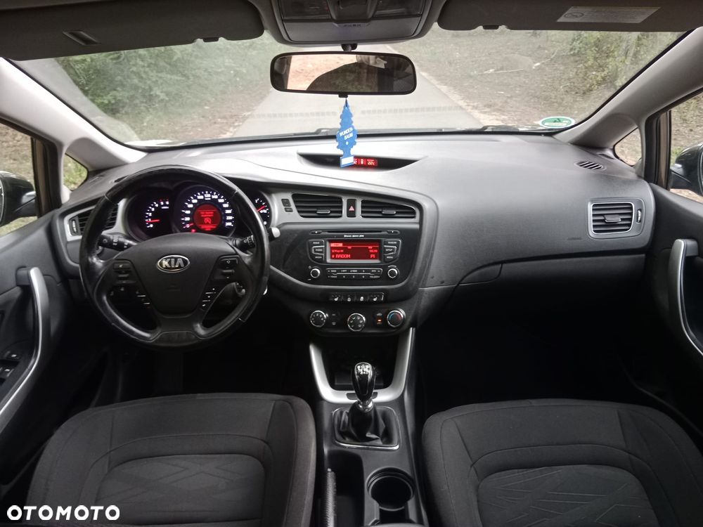 Kia Ceed - 10