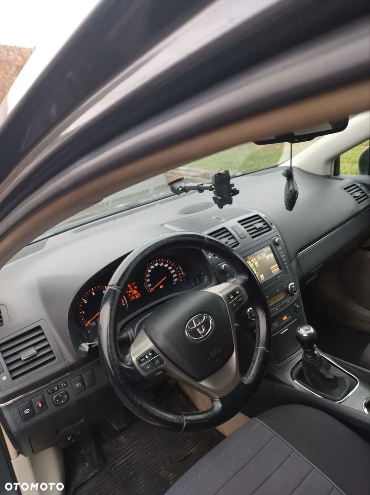 Toyota Avensis 2.0 D-4D Premium - 20