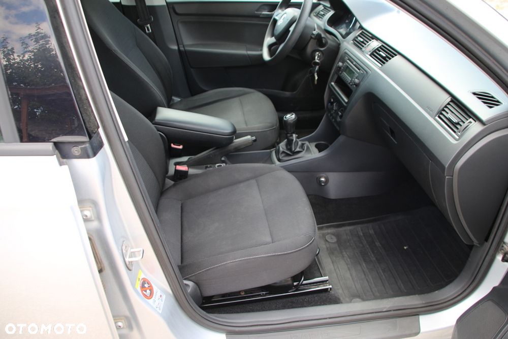 Skoda RAPID 1.2 TSI Active - 16