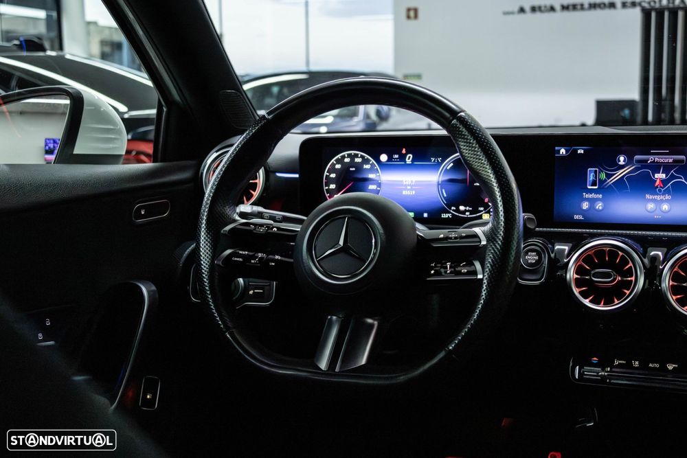 Mercedes-Benz A 250 e AMG Line - 13